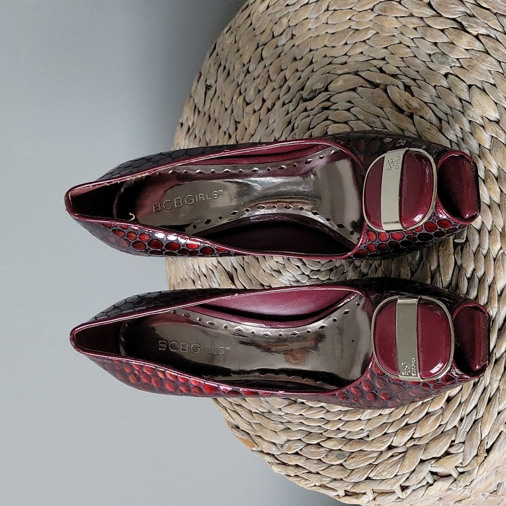 Peep toe pumps
